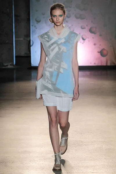 Look 12